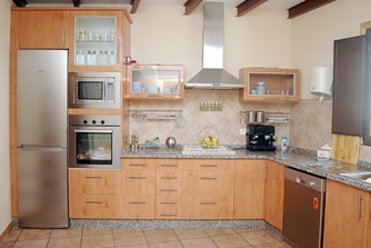 COCINA EN FORMICA CON ENCIMERA DE GRANITO